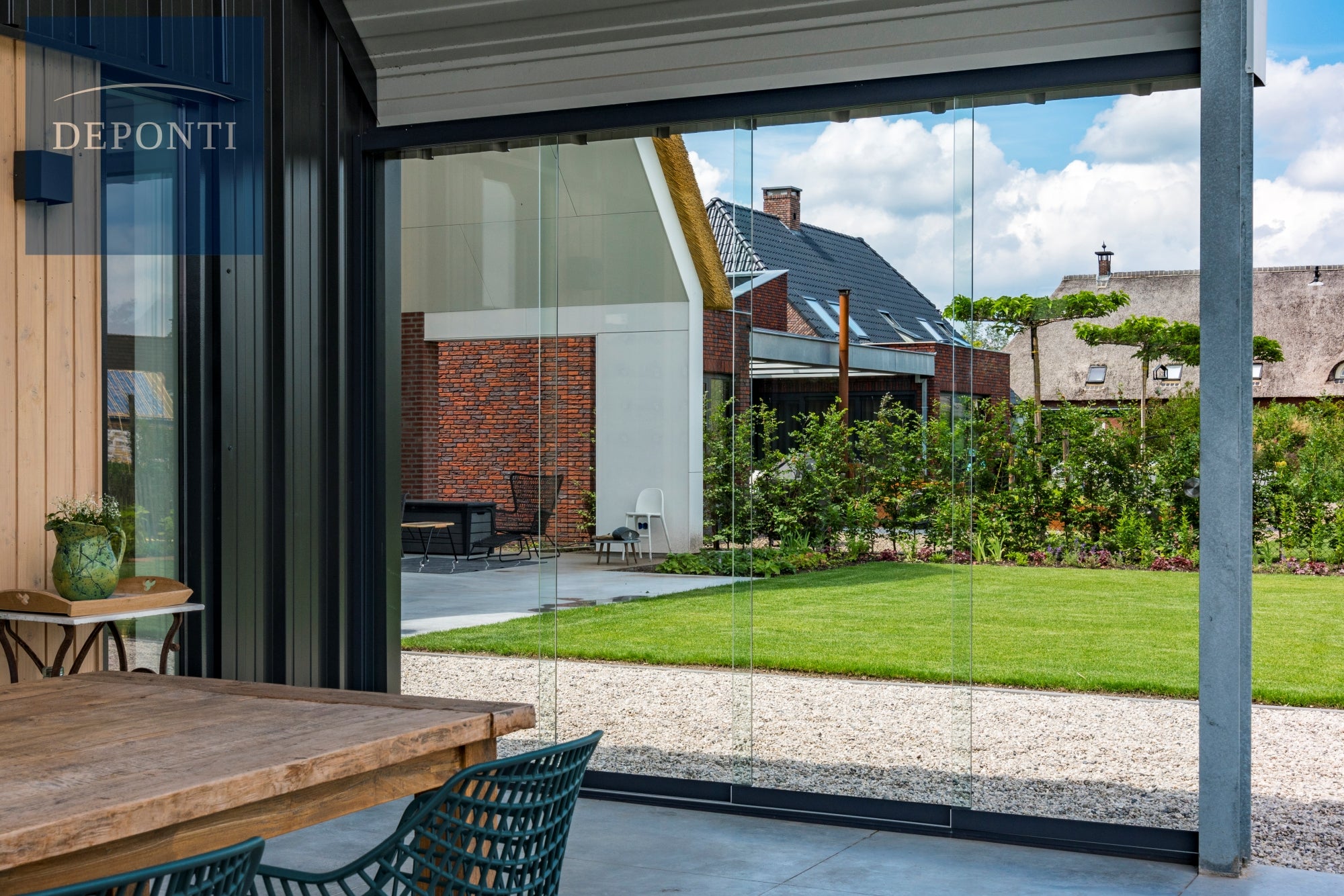Deponti Fiano 3 railsysteem met 3 glaspanelen