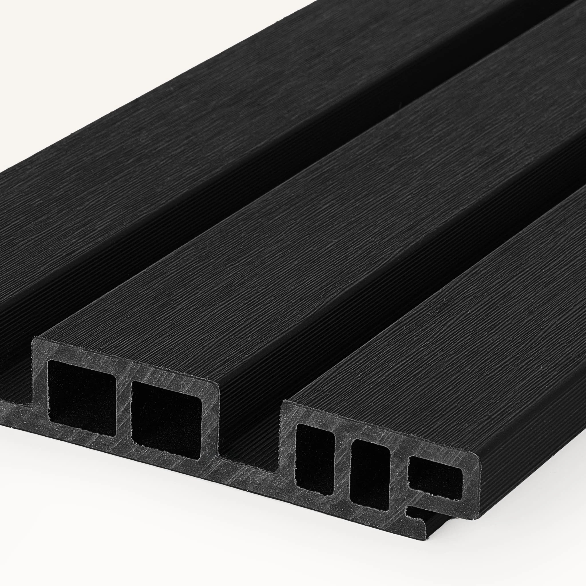 BERG composiet gevelbekleding Zwart